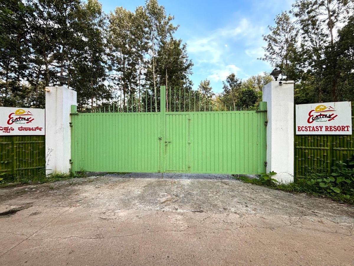 Ecstasy Tent Stay With Swimming Pool & Common Washroom Chikmagalūr Esterno foto